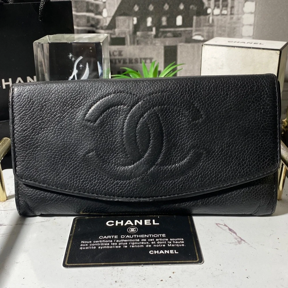 Authentic CHANEL Timeless CC Logo Caviar Leather Purse Wallet - Picture 5 of 17